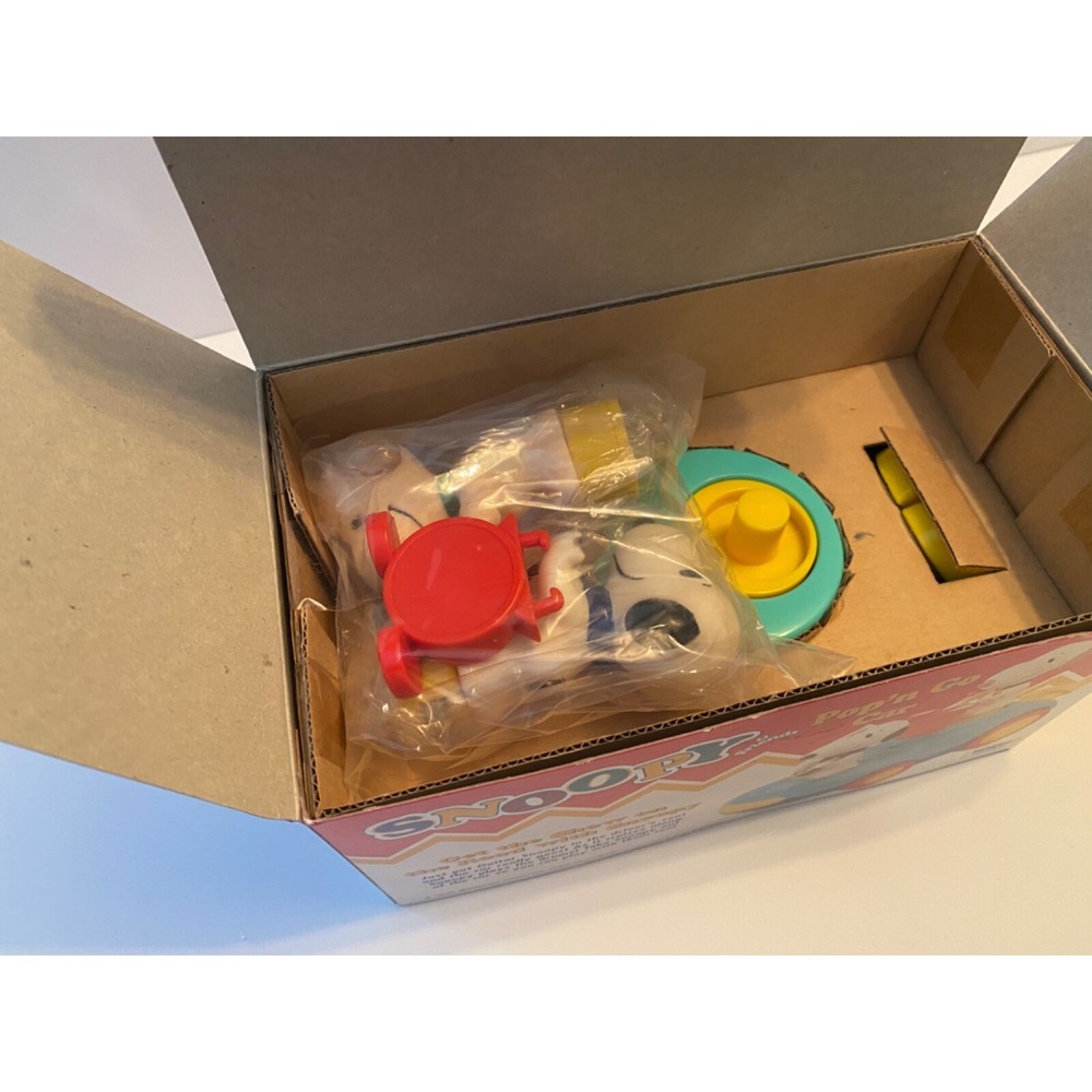 NIB Irwin Peanuts Snoopy & Andy Pop'n Go Car Rare Vintage Musical Toy 63690 - Picture 2 of 4